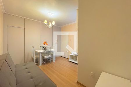 Sala de apartamento para alugar com 1 quarto, 35m² em São João, Porto Alegre