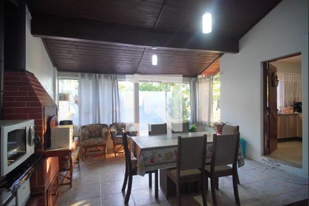 Casa à venda com 150m², 4 quartos e 2 vagas Casa à venda com 150m², 4 quartos e 2 vagasÁrea gourmet