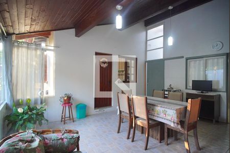 Casa à venda com 150m², 4 quartos e 2 vagas Casa à venda com 150m², 4 quartos e 2 vagasÁrea gourmet