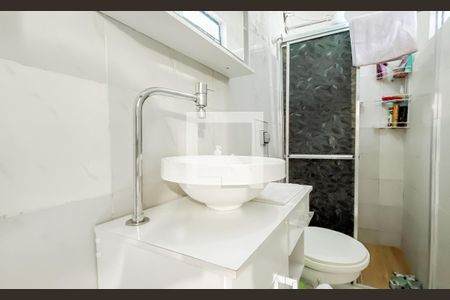 Casa à venda com 120m², 4 quartos e 1 vaga Casa à venda com 120m², 4 quartos e 1 vagaBanheiro