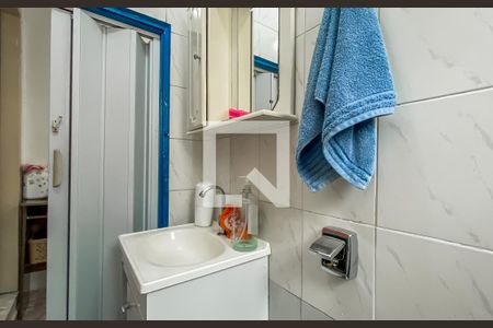 Casa à venda com 120m², 4 quartos e 1 vaga Casa à venda com 120m², 4 quartos e 1 vagaBanheiro