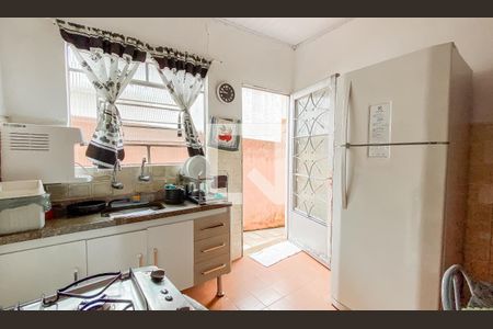 Casa à venda com 120m², 4 quartos e 1 vaga Casa à venda com 120m², 4 quartos e 1 vagaCozinha