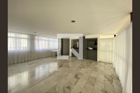 Apartamento para alugar com 134m², 3 quartos e 2 vagas Apartamento para alugar com 134m², 3 quartos e 2 vagasÁrea comum - Salão de festas