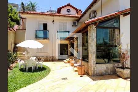 Casa à venda com 274m², 5 quartos e 4 vagasJardim