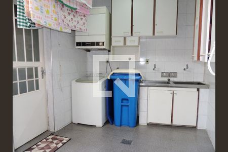 Casa à venda com 274m², 5 quartos e 4 vagasÁrea de serviço