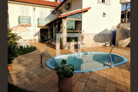 Casa à venda com 274m², 5 quartos e 4 vagasPiscina