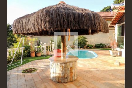 Casa à venda com 274m², 5 quartos e 4 vagasÁrea de piscina