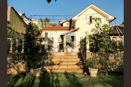 Casa à venda com 274m², 5 quartos e 4 vagasJardim