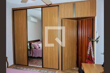 Casa à venda com 274m², 5 quartos e 4 vagasQuarto2