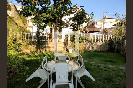 Casa à venda com 274m², 5 quartos e 4 vagasJardim