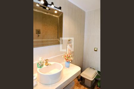 Casa à venda com 274m², 5 quartos e 4 vagasLavabo