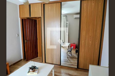 Casa à venda com 274m², 5 quartos e 4 vagasQuarto3