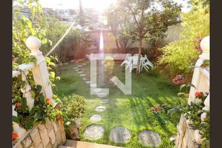 Casa à venda com 274m², 5 quartos e 4 vagasJardim