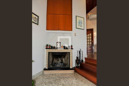 Casa à venda com 274m², 5 quartos e 4 vagasLareira