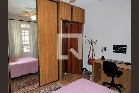 Casa à venda com 274m², 5 quartos e 4 vagasQuarto2