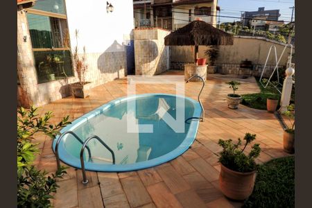 Casa à venda com 274m², 5 quartos e 4 vagasPiscina