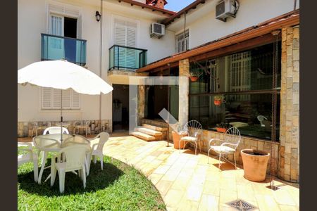 Casa à venda com 274m², 5 quartos e 4 vagasJardim