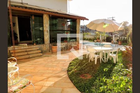 Casa à venda com 274m², 5 quartos e 4 vagasJardim