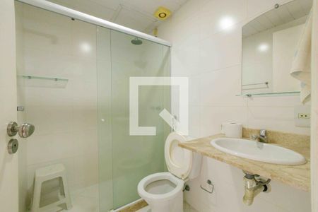 Apartamento para alugar com 205m², 4 quartos e 2 vagas Apartamento para alugar com 205m², 4 quartos e 2 vagasBanheiro da Suíte 2