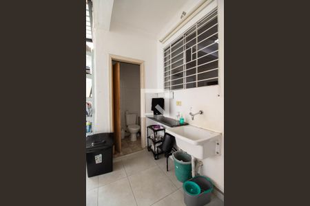 Casa à venda com 240m², 2 quartos e 1 vagaÁrea de Serviço