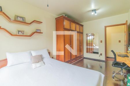 Casa à venda com 200m², 5 quartos e 5 vagasQuarto 4