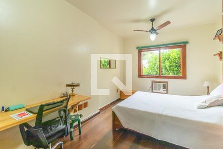 Casa à venda com 200m², 5 quartos e 5 vagasQuarto 4