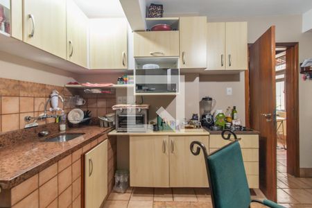 Casa à venda com 200m², 5 quartos e 5 vagasCozinha 2