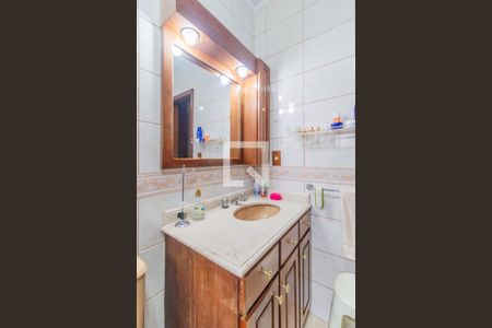 Casa à venda com 200m², 5 quartos e 5 vagasBanheiro 4