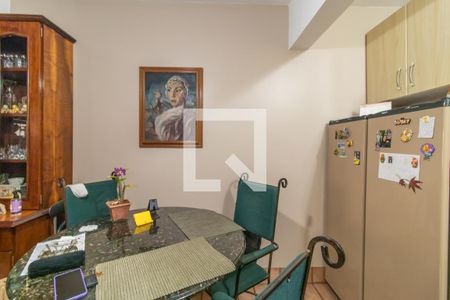 Casa à venda com 200m², 5 quartos e 5 vagasCozinha 2