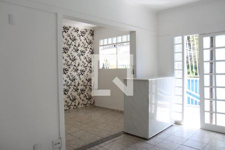 Sala de casa para alugar com 2 quartos, 130m² em Jardim Record, São Paulo