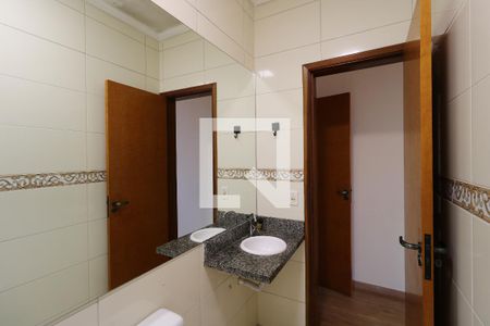 Casa à venda com 193m², 3 quartos e 4 vagasBanheiro da Suíte 1