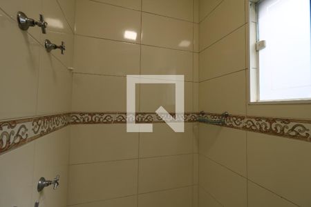 Casa à venda com 193m², 3 quartos e 4 vagasBanheiro da Suíte 1 - Box
