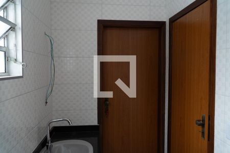 Lavabo de casa para alugar com 5 quartos, 288m² em Vila Sonia, São Paulo