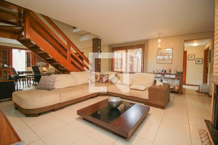 Sala de casa para alugar com 3 quartos, 244m² em Partenon, Porto Alegre