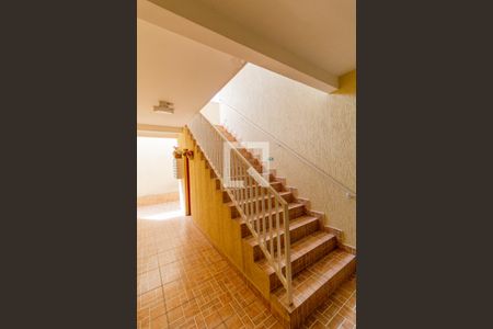 Apartamento para alugar com 27m², 1 quarto e sem vaga Apartamento para alugar com 27m², 1 quarto e sem vagaÁrea Comum - Escada