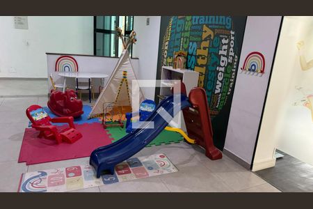 Studio à venda com 33m², 1 quarto e 1 vaga Studio à venda com 33m², 1 quarto e 1 vagaPiscina