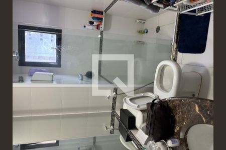 Studio à venda com 33m², 1 quarto e 1 vaga Studio à venda com 33m², 1 quarto e 1 vagaBanheiro