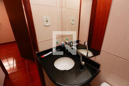 Banheiro de casa à venda com 3 quartos, 200m² em Conjunto Agua Branca, Contagem