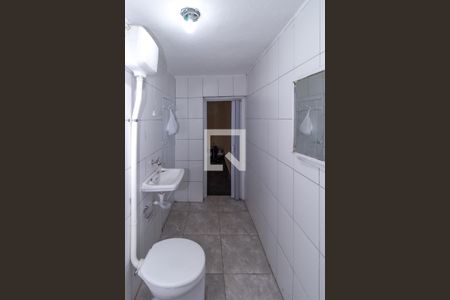 Banheiro de casa para alugar com 1 quarto, 40m² em Vila Alpina, São Paulo