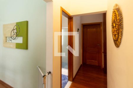 Casa à venda com 259m², 4 quartos e 3 vagasCorredor