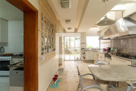 Casa à venda com 259m², 4 quartos e 3 vagasCozinha