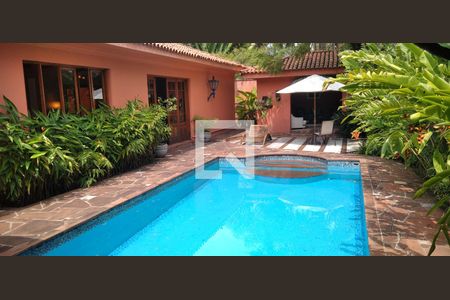 Casa para alugar com 740m², 3 quartos e 3 vagasÁrea comum - Piscina