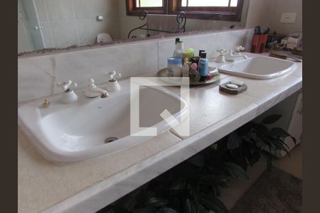 Casa para alugar com 740m², 3 quartos e 3 vagasBanheiro da Suíte 1