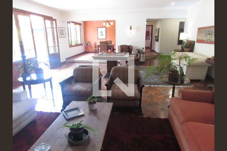 Casa para alugar com 740m², 3 quartos e 3 vagasSala