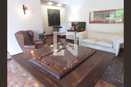 Casa para alugar com 740m², 3 quartos e 3 vagasSala