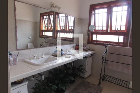 Casa para alugar com 740m², 3 quartos e 3 vagasBanheiro da Suíte 1