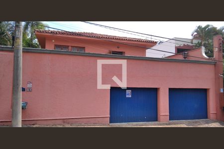 Casa para alugar com 740m², 3 quartos e 3 vagasFachada