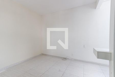 Casa para alugar com 17m², 1 quarto e sem vagaQuarto