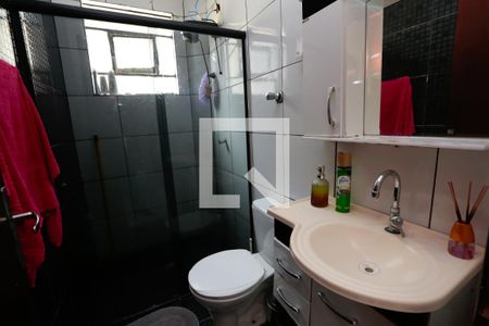 Banheiro de apartamento à venda com 3 quartos, 63m² em Jardim Riacho das Pedras, Contagem
