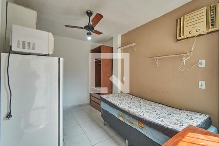 Quarto/ Cozinha  de kitnet/studio para alugar com 1 quarto, 25m² em Vila Isabel, Rio de Janeiro